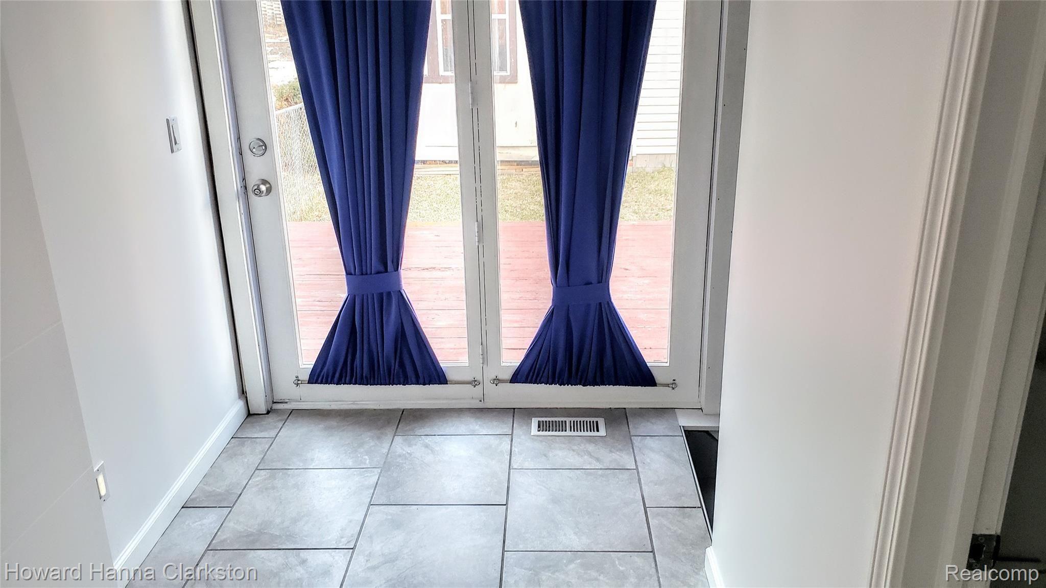 2480 Eastern Avenue Rochester, MI 48307 - Photo 18 of 21 Back Entrance