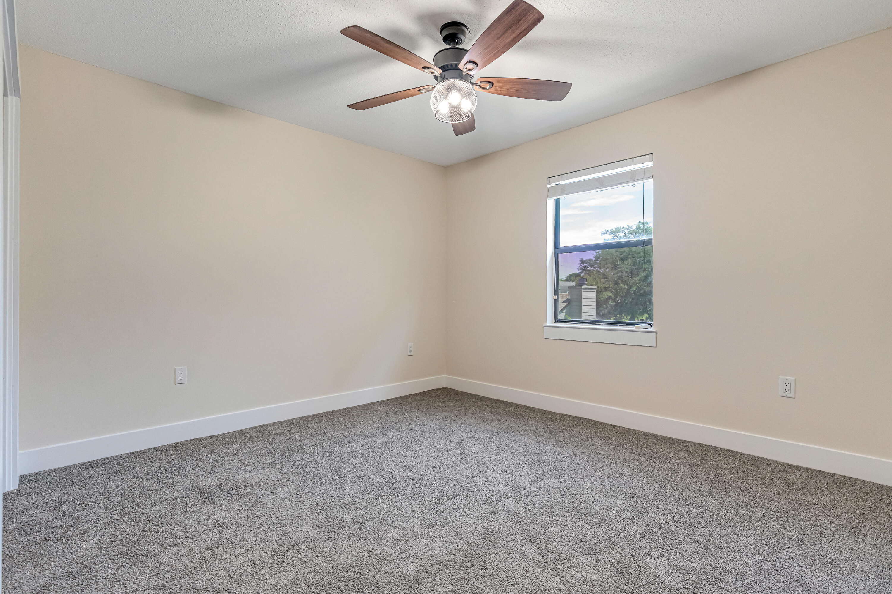 274 Kidd Street Fort Walton Beach, FL 32548 - Photo 47 of 74 an empty room with a window and a fan