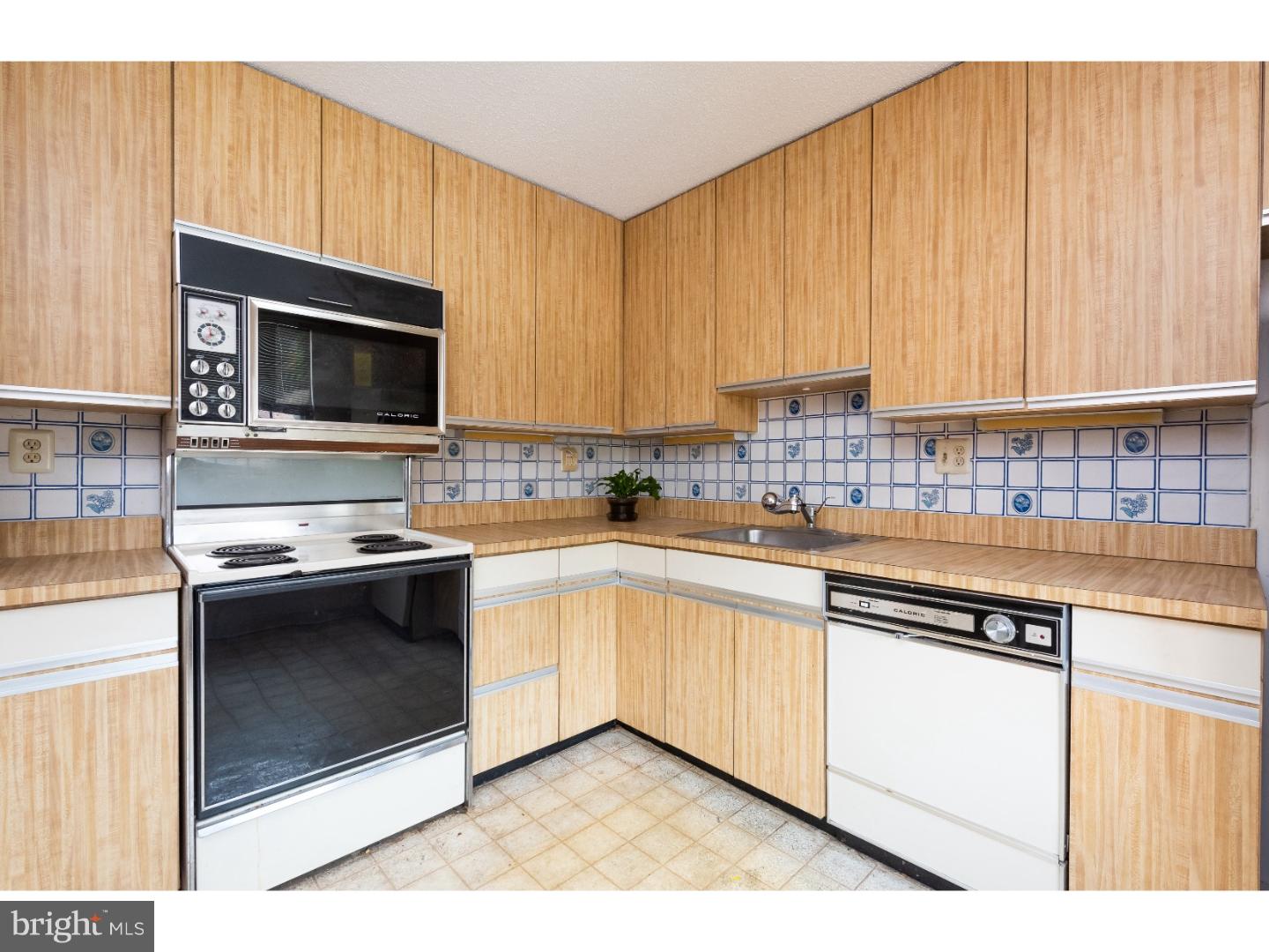 8 Rittenhouse Court, Unit 183 Chesterbrook, PA 19087 - Photo 6 of 18
