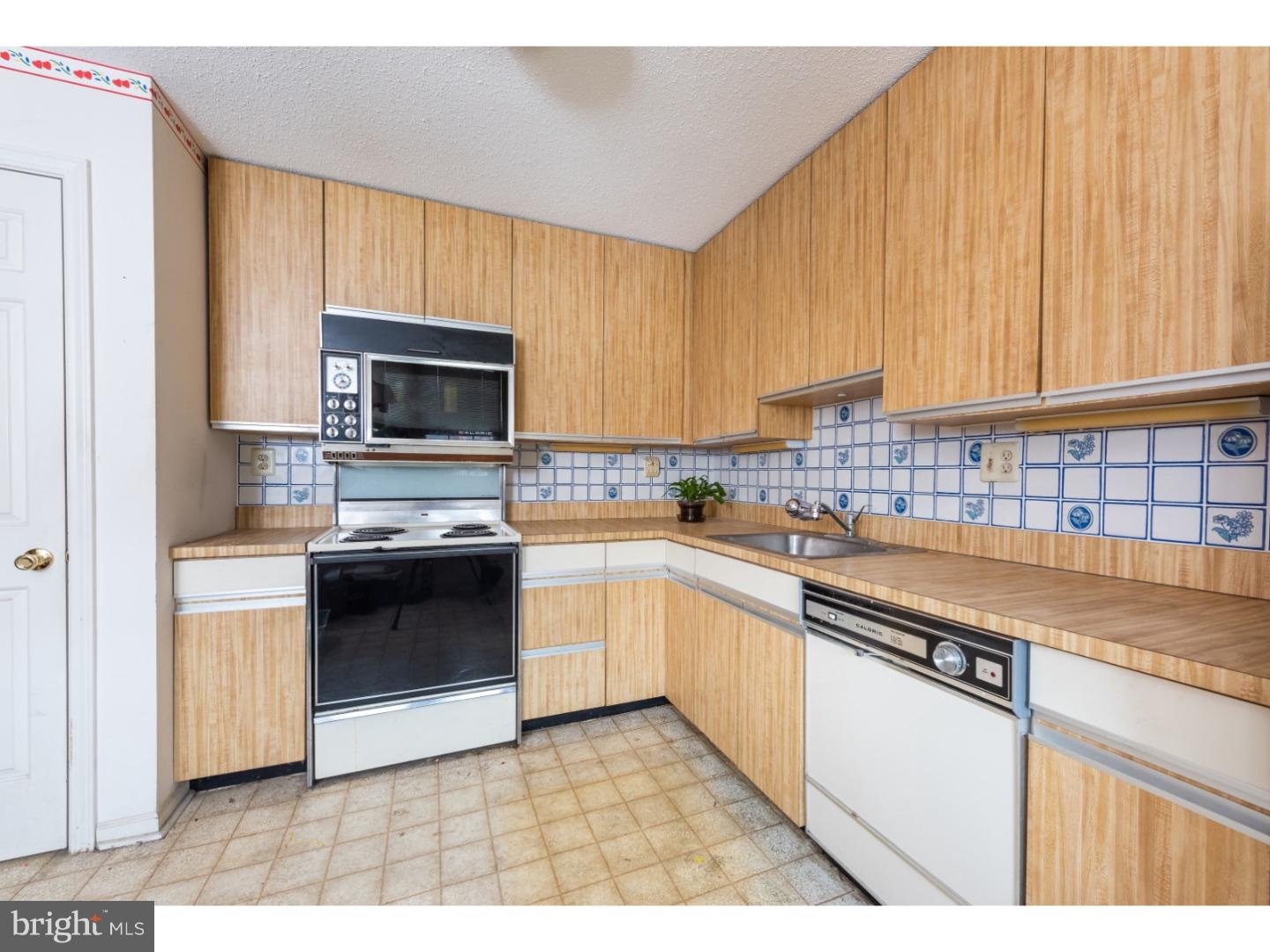 8 Rittenhouse Court, Unit 183 Chesterbrook, PA 19087 - Photo 7 of 18