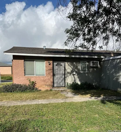 $700 | 7115 Glen Terrace, Unit 2, San Antonio, TX 78239
