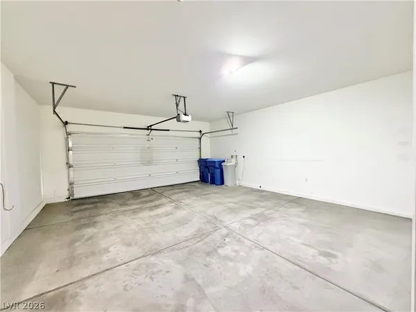 $2,200 | 8435 Spirit Vale Avenue, Las Vegas, NV 89117