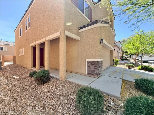 $2,200 | 8435 Spirit Vale Avenue, Las Vegas, NV 89117