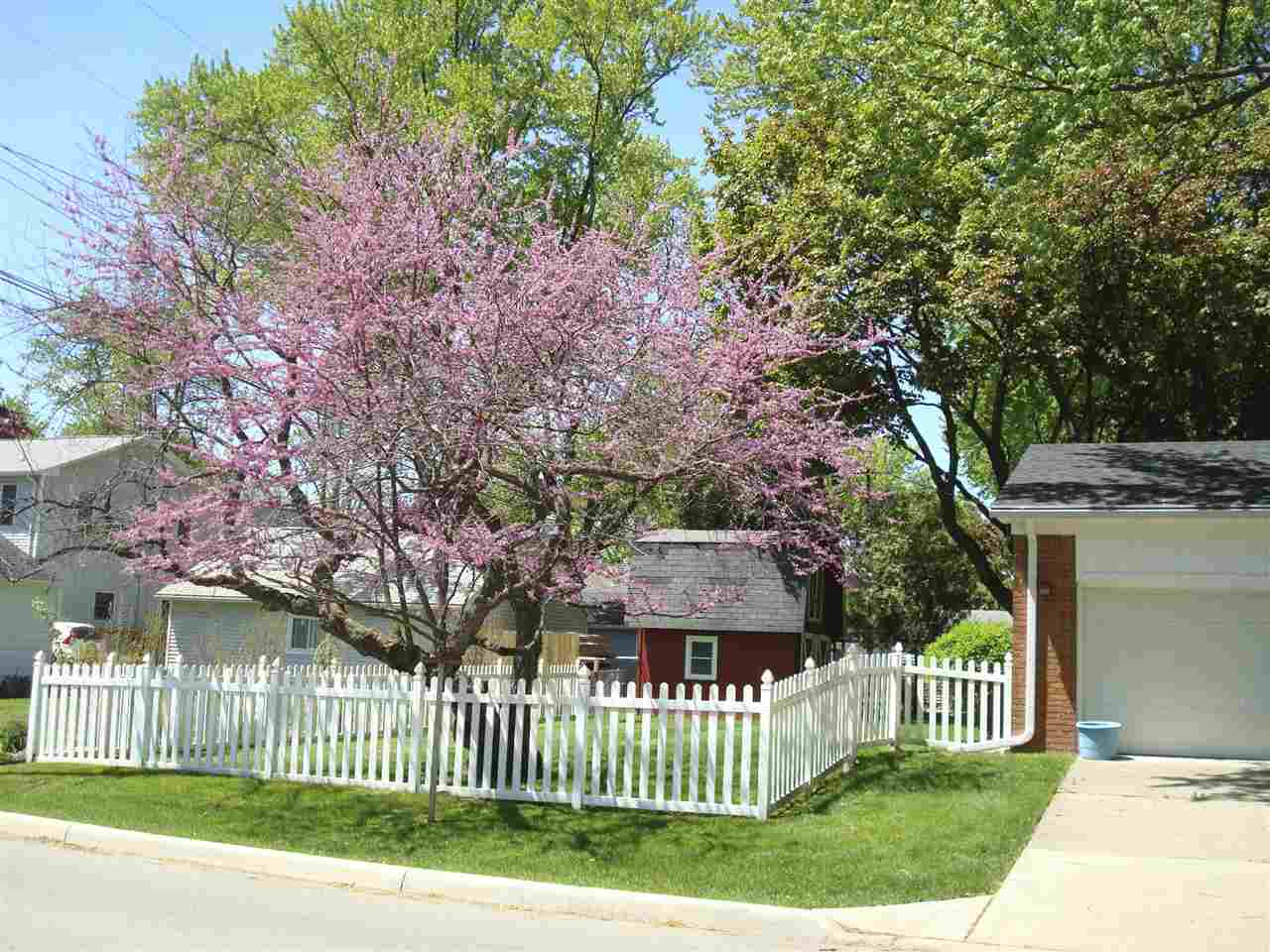 156 Maywood Avenue Rochester, MI 48307 - Photo 4 of 61 31291465-3.JPG