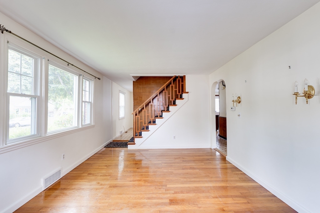 57 Bither Street Springfield, MA 01118 - Photo 18 of 37