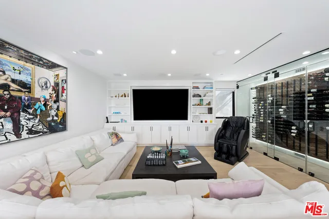 $59,995 | 3140 Coldwater Canyon Avenue, Studio City, CA 91604