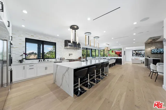 $59,995 | 3140 Coldwater Canyon Avenue, Studio City, CA 91604