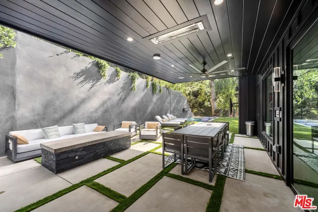 $59,995 | 3140 Coldwater Canyon Avenue, Studio City, CA 91604