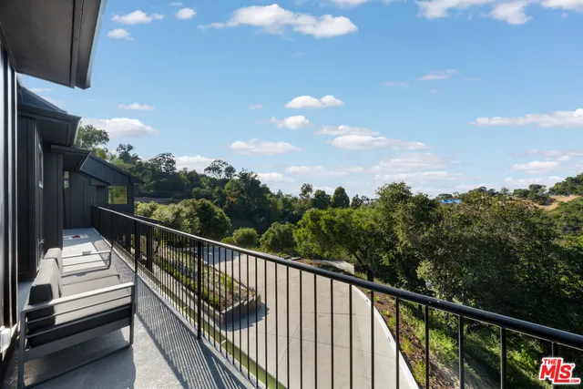 $59,995 | 3140 Coldwater Canyon Avenue, Studio City, CA 91604