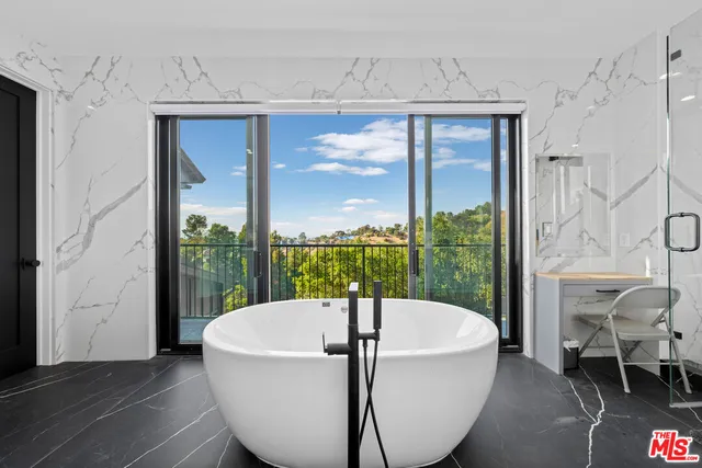 $59,995 | 3140 Coldwater Canyon Avenue, Studio City, CA 91604