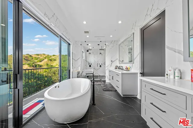 $59,995 | 3140 Coldwater Canyon Avenue, Studio City, CA 91604