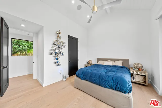 $59,995 | 3140 Coldwater Canyon Avenue, Studio City, CA 91604