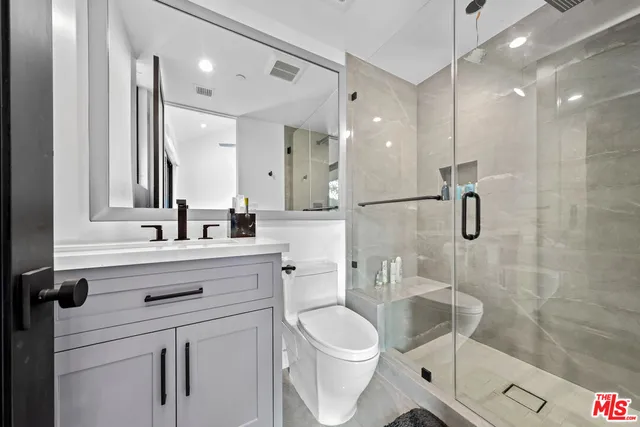 $59,995 | 3140 Coldwater Canyon Avenue, Studio City, CA 91604