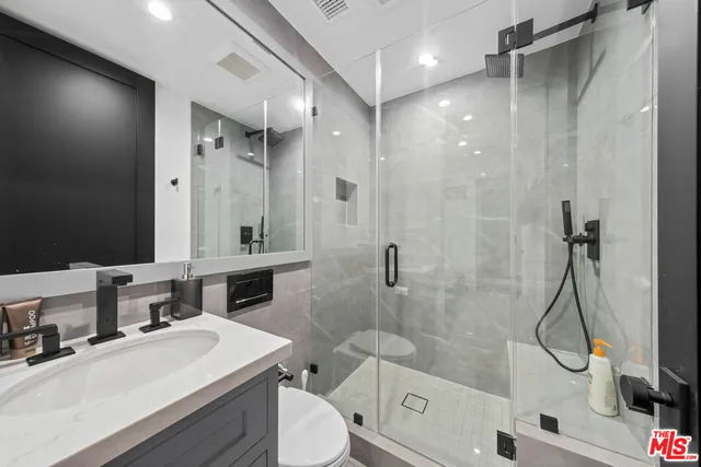 $59,995 | 3140 Coldwater Canyon Avenue, Studio City, CA 91604