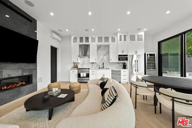 $59,995 | 3140 Coldwater Canyon Avenue, Studio City, CA 91604