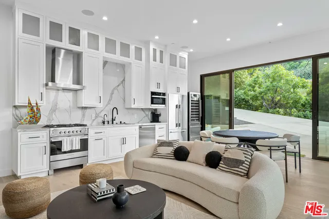 $59,995 | 3140 Coldwater Canyon Avenue, Studio City, CA 91604