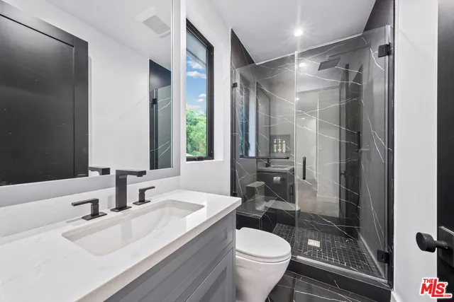 $59,995 | 3140 Coldwater Canyon Avenue, Studio City, CA 91604