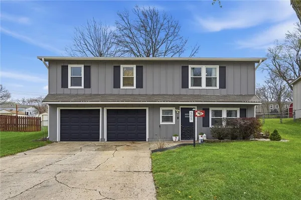 $255,000 | 505 Northeast Richardson Place, Lee's Summit, MO 64086