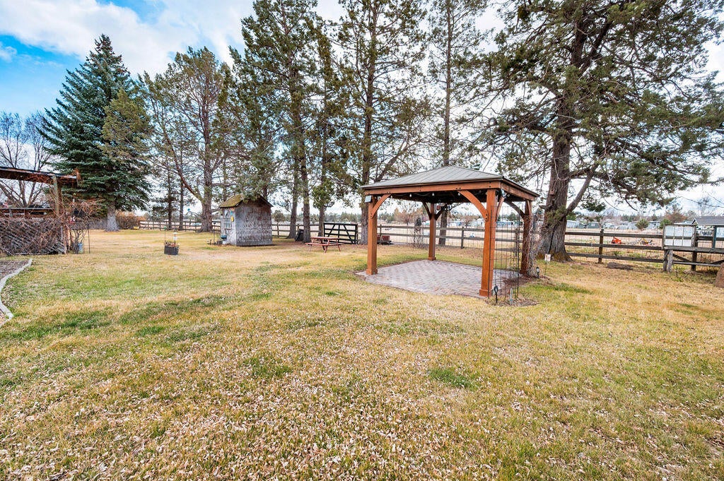 20645 Tumalo Road Bend, OR 97703 - Photo 8 of 31 20645TumaloRd-12