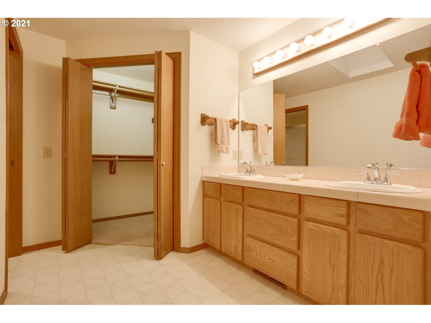 2250 Ostman Road West Linn, OR 97068 - Photo 15 of 32 Gallery Image 15