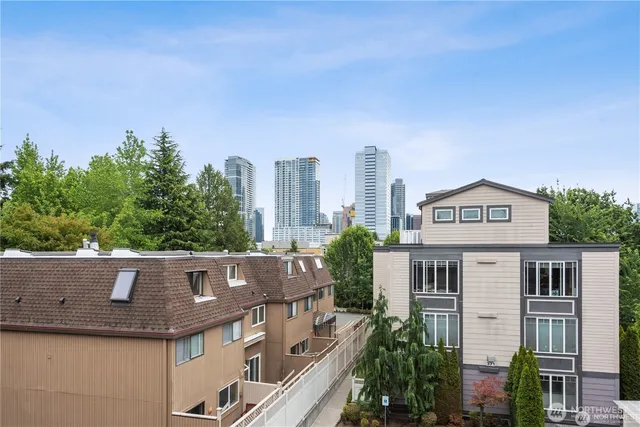 $3,800 | 9901 Northeast 4th Street, Unit 3, Bellevue, WA 98004