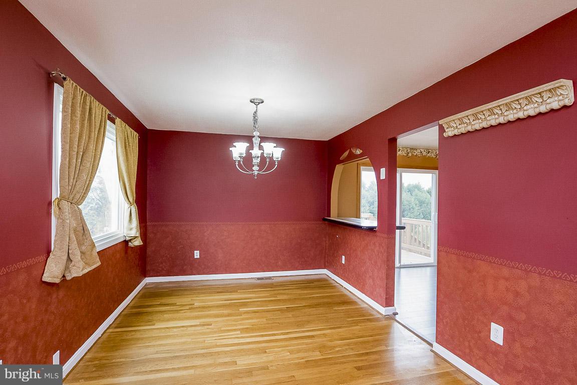 8542 Stonewall Road Manassas, VA 20110 - Photo 12 of 30 Dining Room