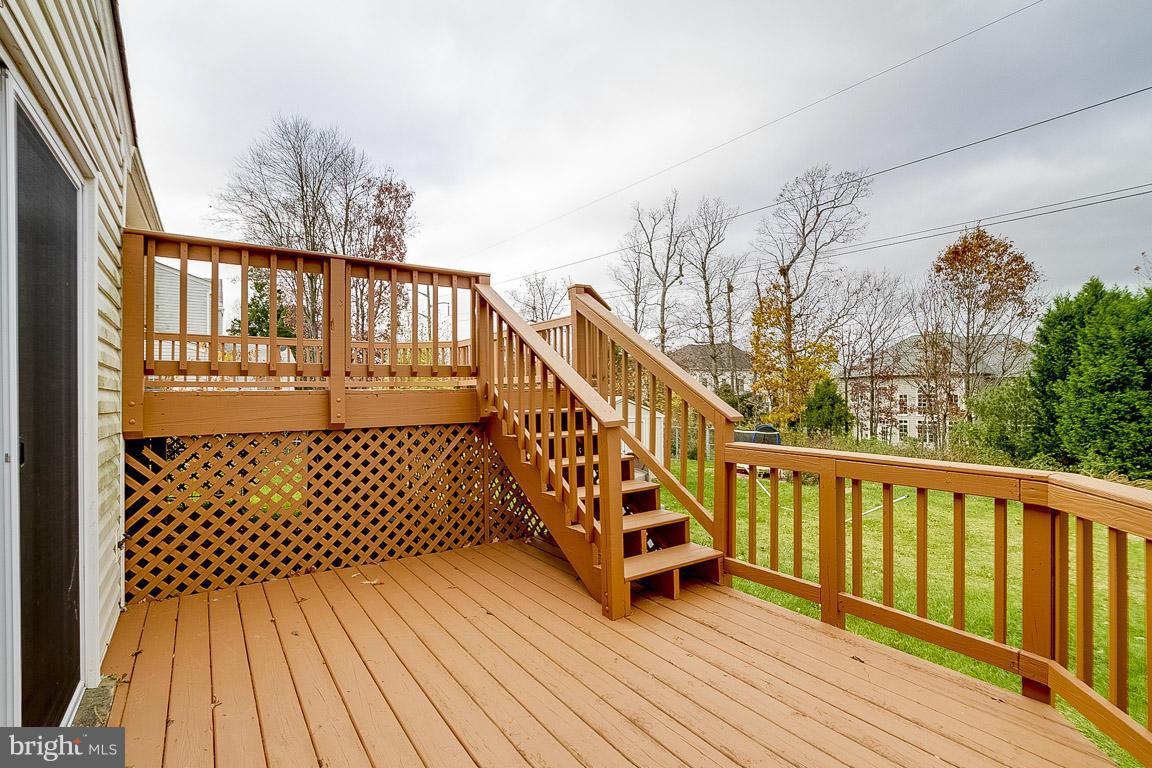 8542 Stonewall Road Manassas, VA 20110 - Photo 27 of 30 Exterior (Rear)