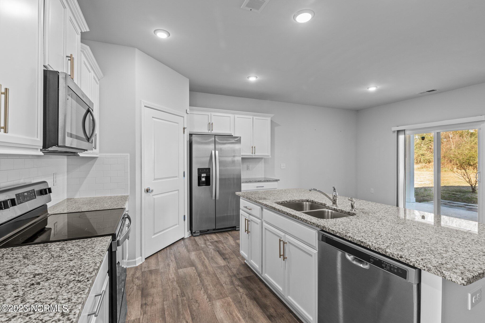 207 Frida Road New Bern, NC 28560 - Photo 19 of 47 24-web-or-mls-2I3A0039