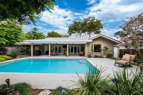 $1,595,000 | 2362 Northeast 212th Terrace, Miami, FL 33180