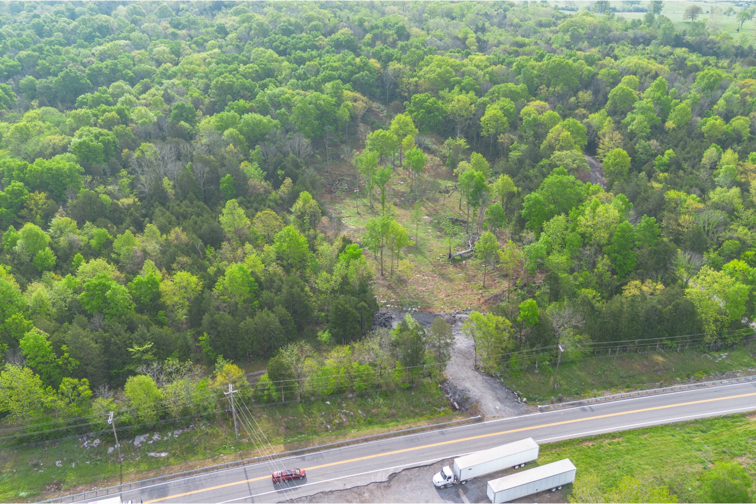 6205 Hunters Point Pike Lebanon, TN 37087 - Photo 25 of 45 a view of a yard from a balcony