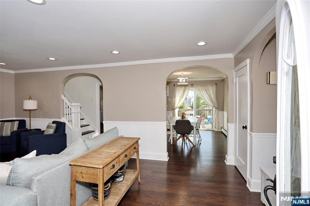 369 Sussex Road Wood-Ridge, NJ 07075 - Photo 5 of 36 Gallery Image 5