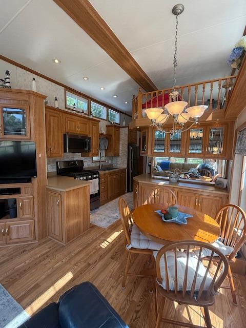 150 Chapel Road, Unit 121 Wells, ME 04090 - Photo 13 of 31 Kitchen dining