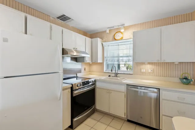 $659,000 | 4726 Southeast Capstan Avenue, Unit 4, Stuart, FL 34997