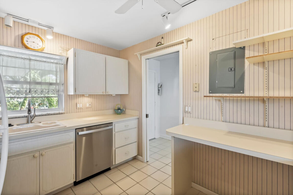 4726 Southeast Capstan Avenue, Unit 4 Stuart, FL 34997 - Photo 16 of 23 17