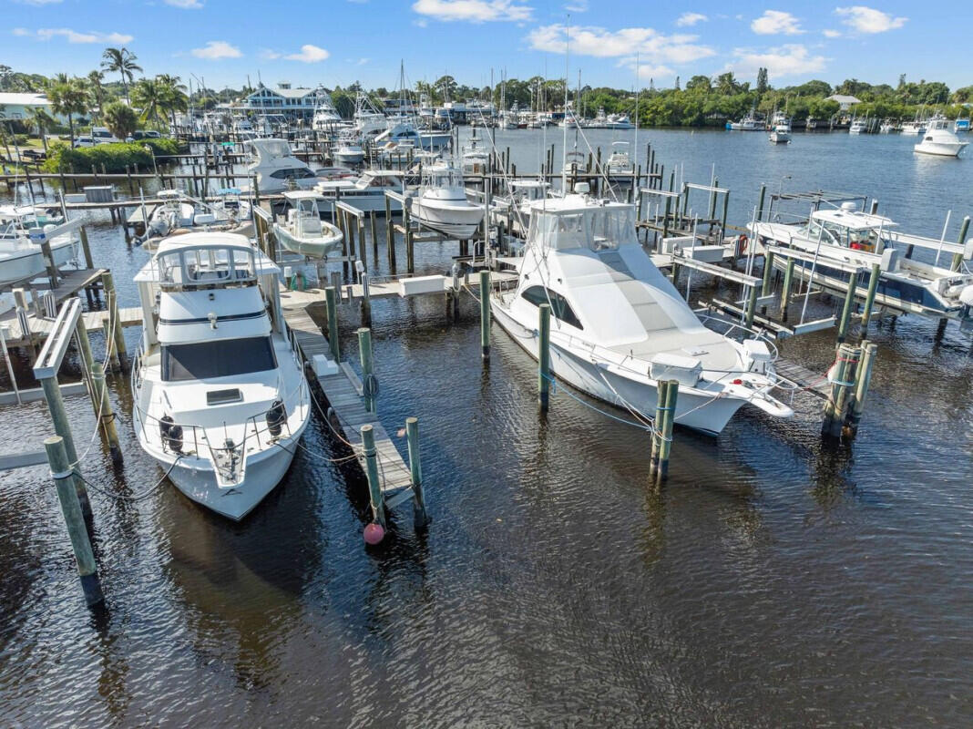 4726 Southeast Capstan Avenue, Unit 4 Stuart, FL 34997 - Photo 22 of 23 23