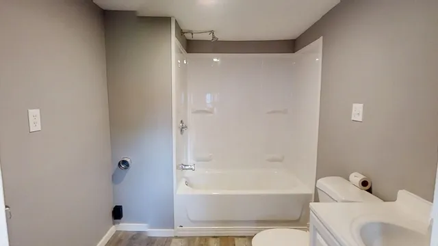 $195,000 | 1790 Massachusetts Avenue, Unit 22, Lunenburg, MA 01462