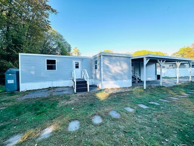 $195,000 | 1790 Massachusetts Avenue, Unit 22, Lunenburg, MA 01462