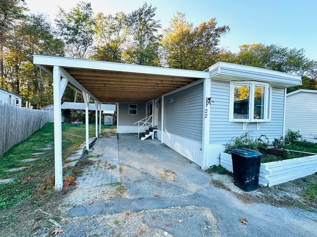 $195,000 | 1790 Massachusetts Avenue, Unit 22, Lunenburg, MA 01462