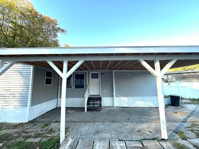 $195,000 | 1790 Massachusetts Avenue, Unit 22, Lunenburg, MA 01462