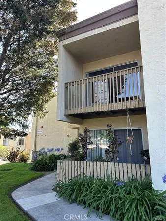 $1,999 | 432 Edgehill Lane, Oceanside, CA 92054