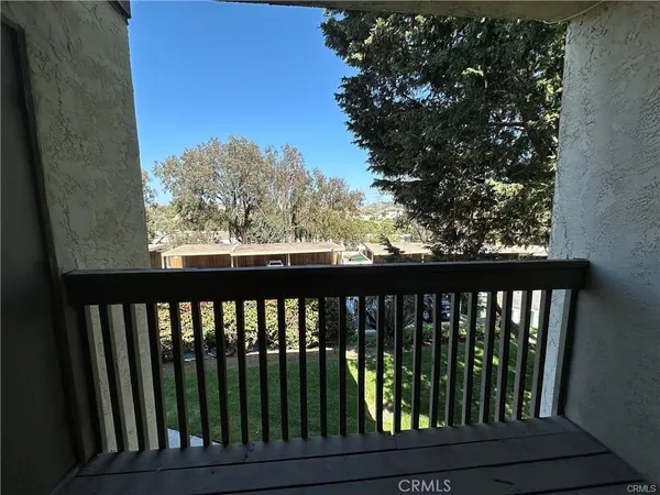 $1,950 | 432 Edgehill Lane, Oceanside, CA 92054