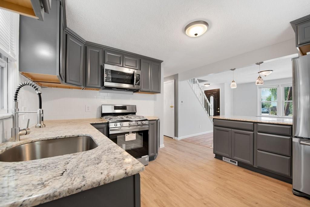1021 Carew Street Springfield, MA 01104 - Photo 1 of 21 Gallery Image 1
