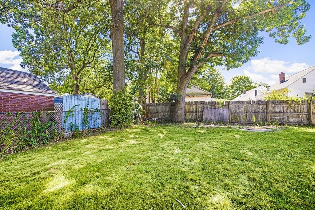1021 Carew Street Springfield, MA 01104 - Photo 11 of 21 Gallery Image 11