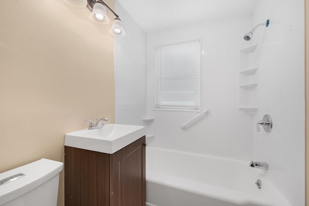 1021 Carew Street Springfield, MA 01104 - Photo 18 of 21 Gallery Image 18