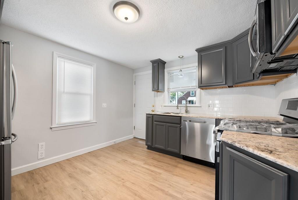 1021 Carew Street Springfield, MA 01104 - Photo 2 of 21 Gallery Image 2