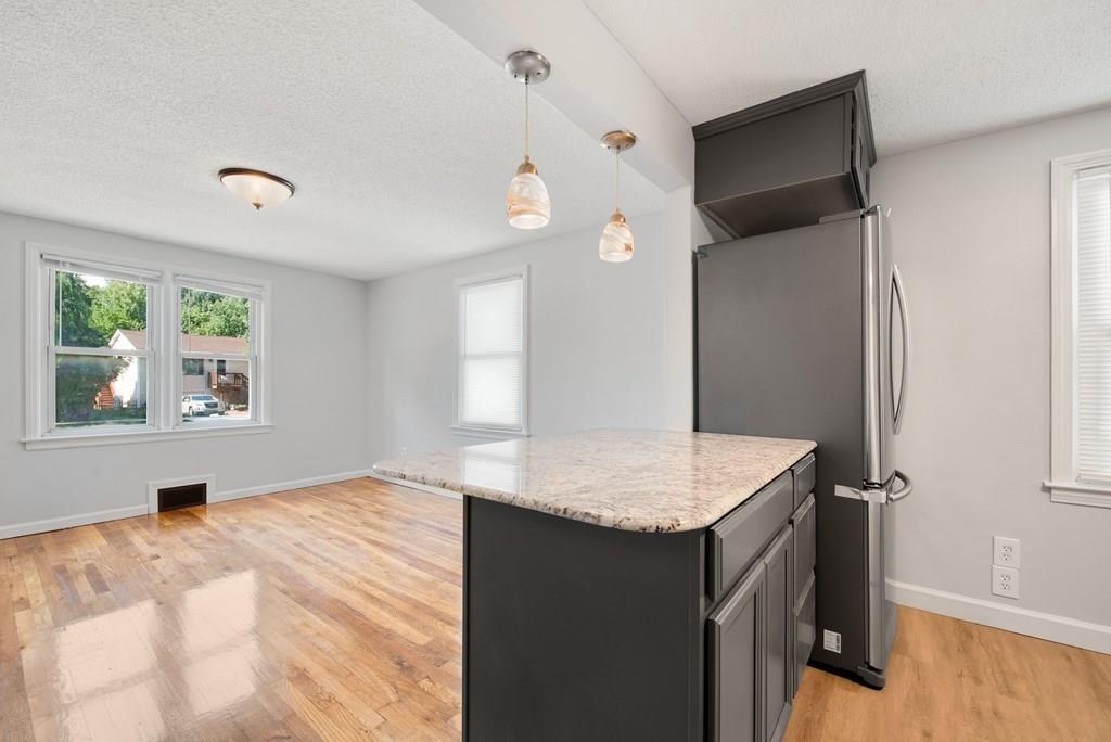 1021 Carew Street Springfield, MA 01104 - Photo 4 of 21 Gallery Image 4