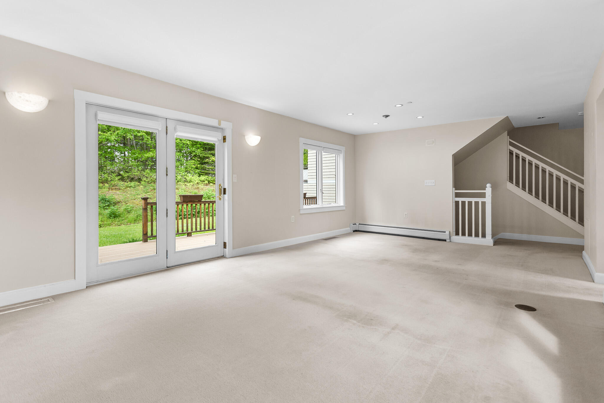 20 Springbrook Drive, Unit C Belfast, ME 04915 - Photo 5 of 40 Living Room/Dining Area