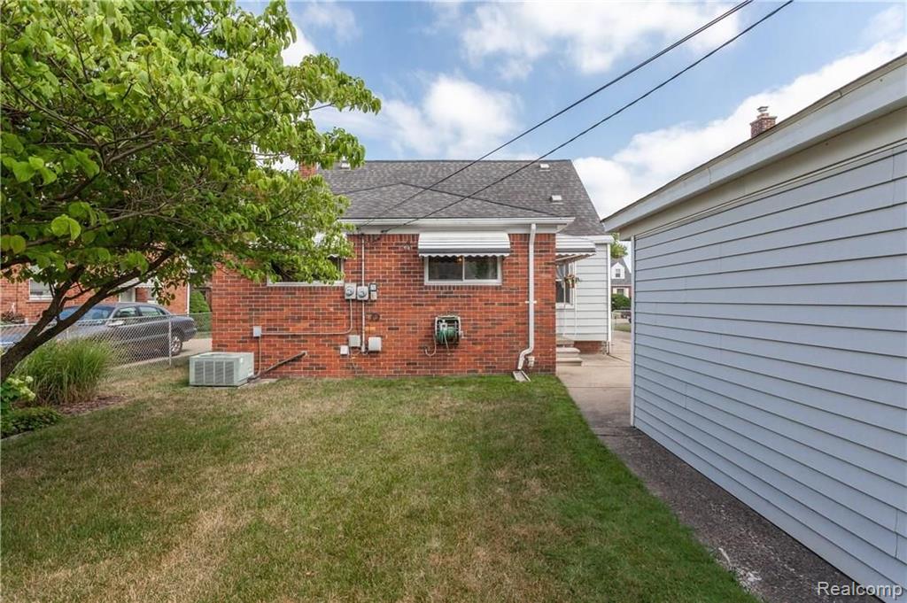 3514 Walnut Street Dearborn, MI 48124 - Photo 4 of 29