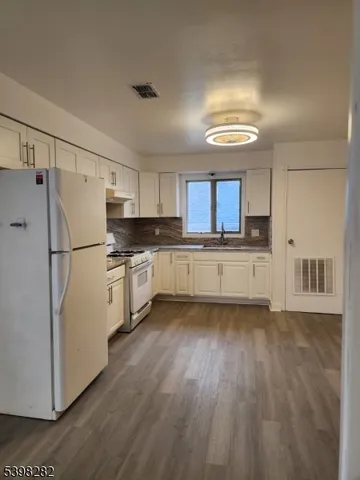 $2,000 | 62 Davenport Avenue, Newark, NJ 07107