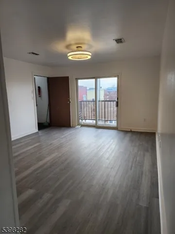 $2,000 | 62 Davenport Avenue, Newark, NJ 07107